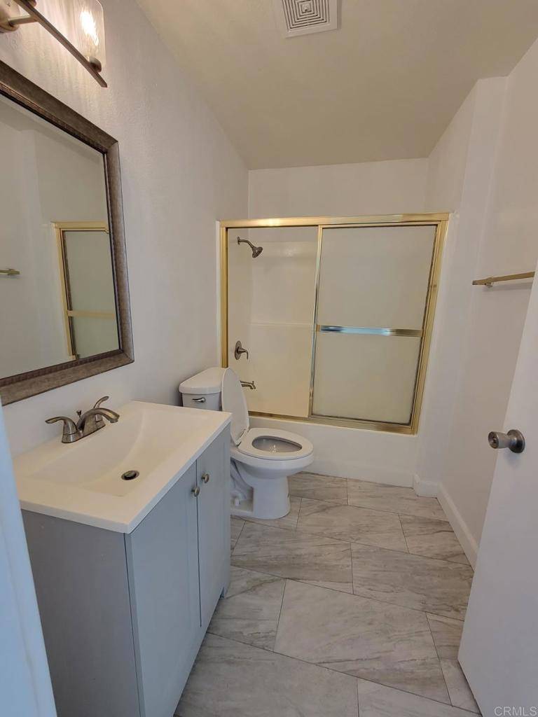 East San Diego, CA 92105,1631 Pentecost WAY #5