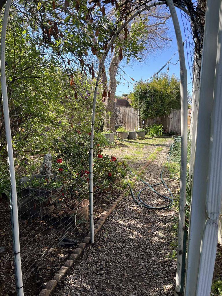 Escondido, CA 92027,2700 E Valley Parkway #93