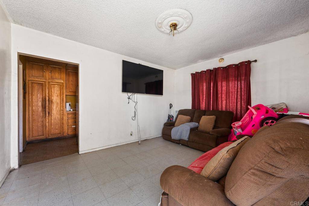 Baldwin Park, CA 91706,13154 Emery AVE
