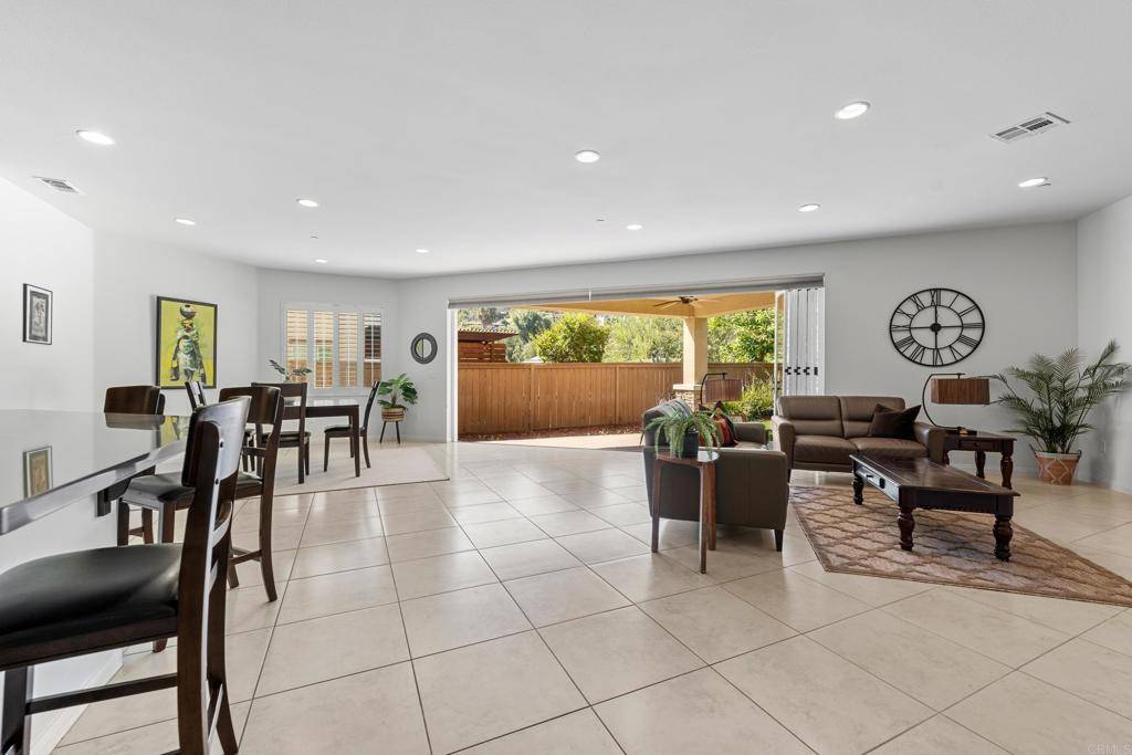 8945 McKinley CT La Mesa, CA 91941