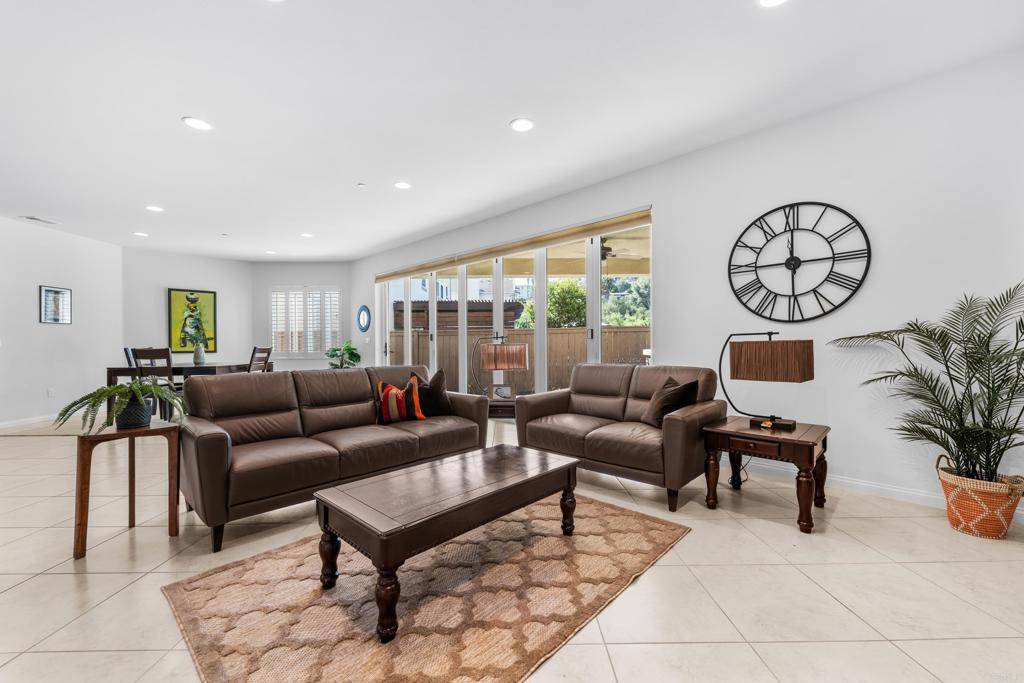 8945 McKinley CT La Mesa, CA 91941