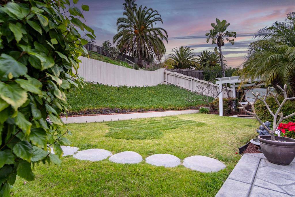 San Diego, CA 92111,2062 Crandall DR