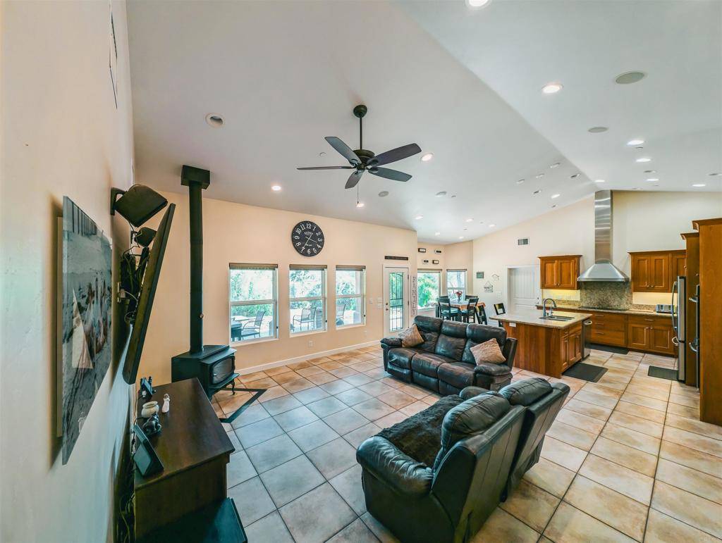 9848 50 Vista Viejas Alpine, CA 91901