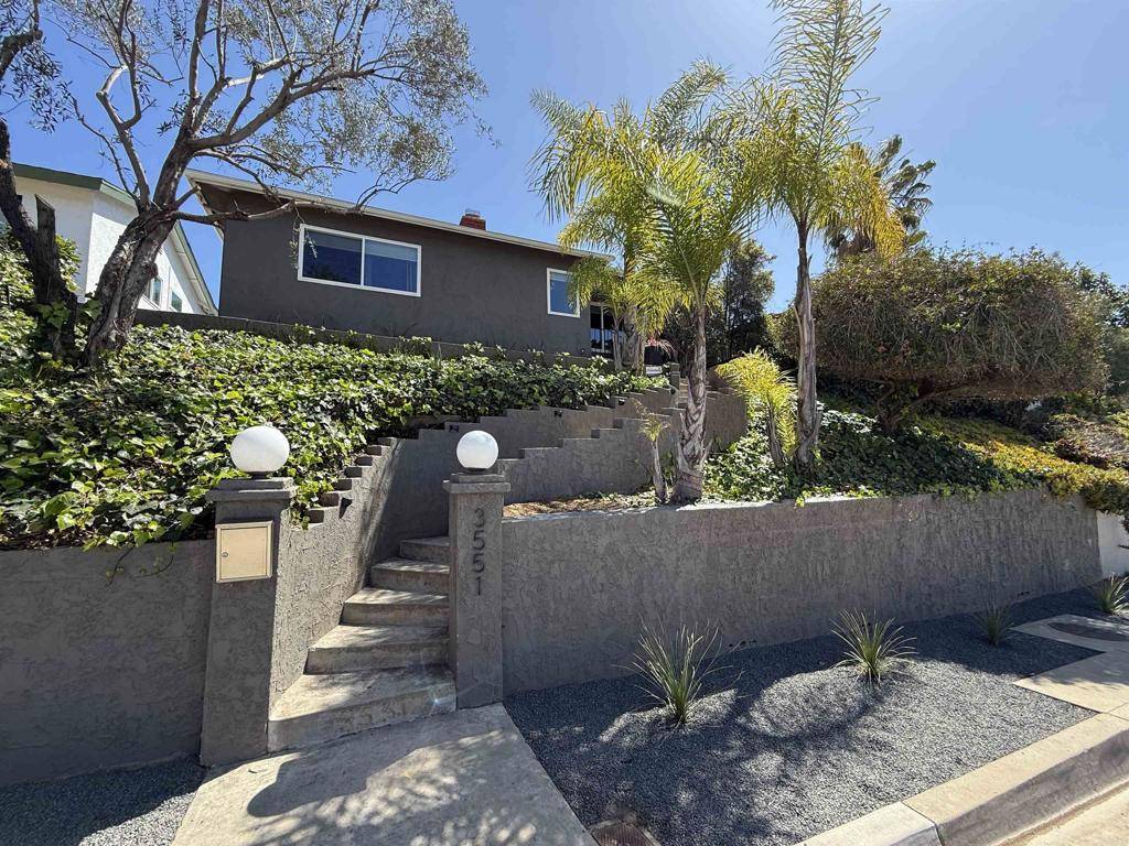 San Diego, CA 92117,3551 Paul Jones AVE