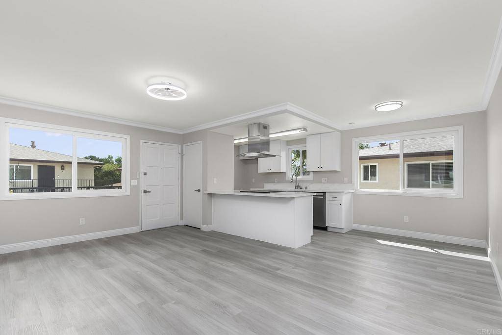 Santee, CA 92071,9857 MISSION GORGE RD #4