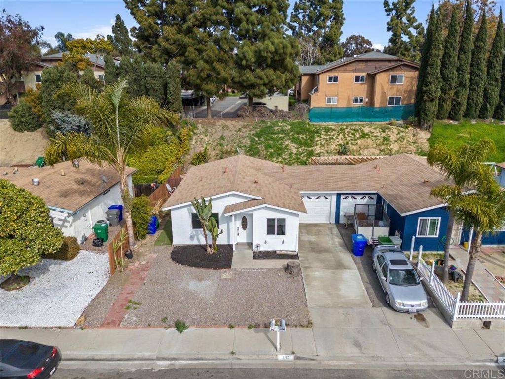 Oceanside, CA 92057,282 lustrosos ST