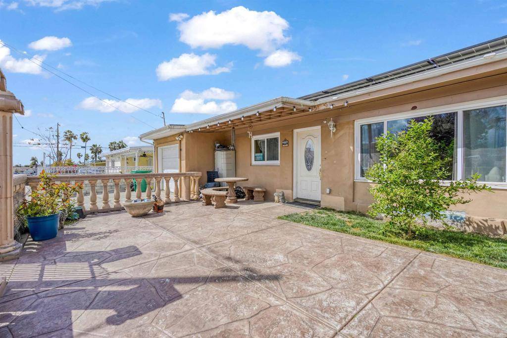 San Diego, CA 92113,804 S 37Th ST