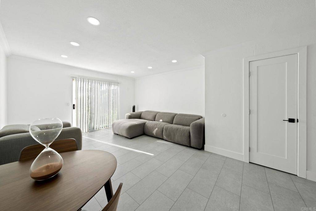 Spring Valley, CA 91977,9210 Kenwood DR #J