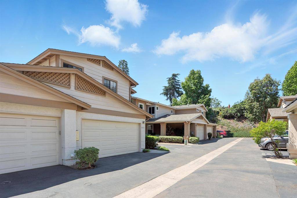 San Diego, CA 92119,8373 Suntree PL