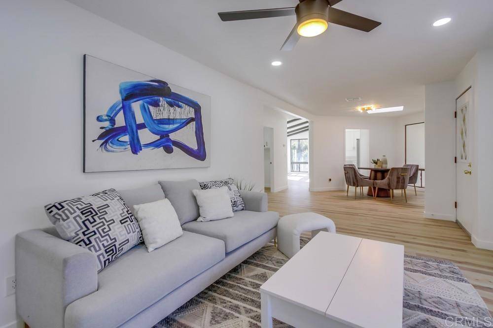 Escondido, CA 92026,8975 Lawrence Welk DR #211