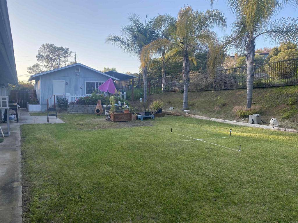 Vista, CA 92084,554 Taylor ST
