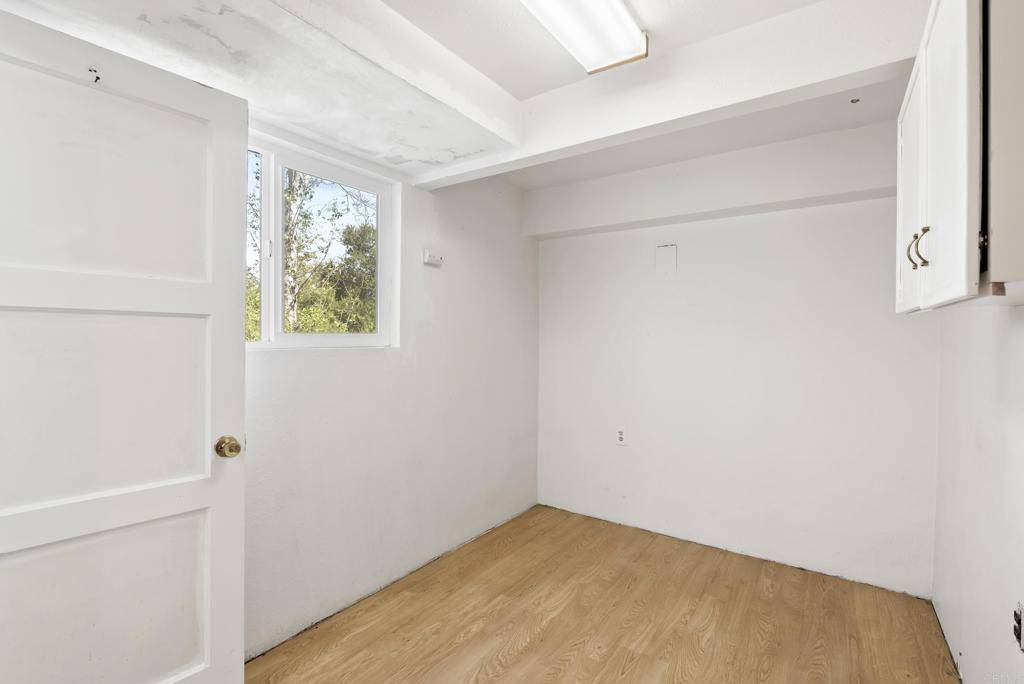 1065 Peutz Valley RD Alpine, CA 91901