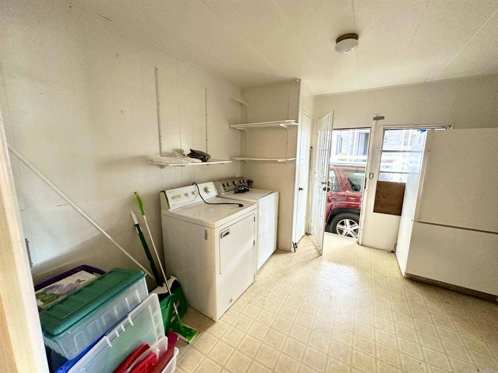 Santee, CA 92071,8301 Mission Gorge RD #331