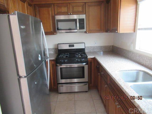 Imperial Beach, CA 91932,565 Florida ST #d