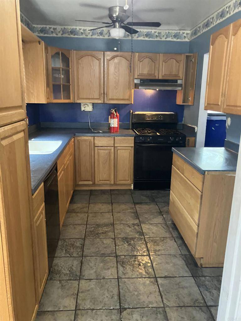 San Diego, CA 92105,5275 Oak Park DR