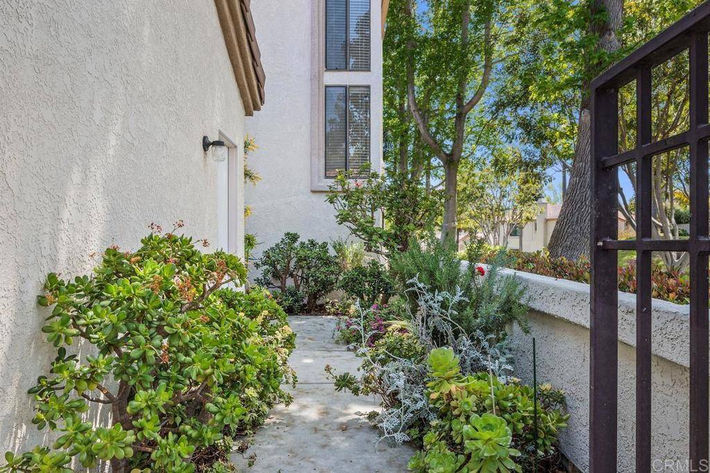 San Diego, CA 92130,3684 Fallon Circle