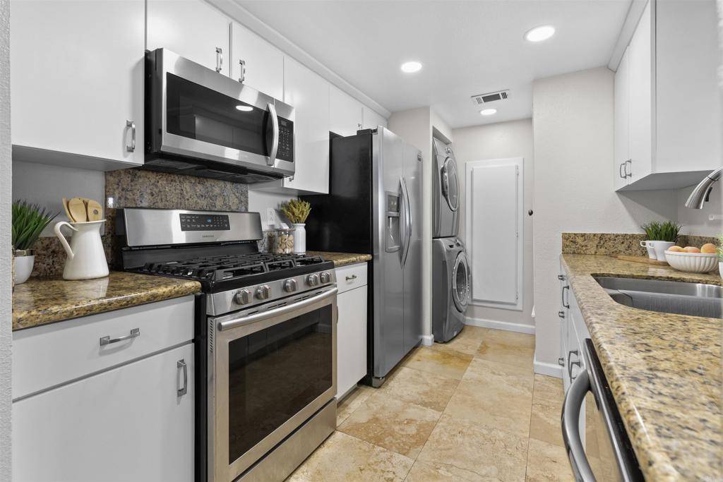 Chula Vista, CA 91913,795 BROOKSTONE #201