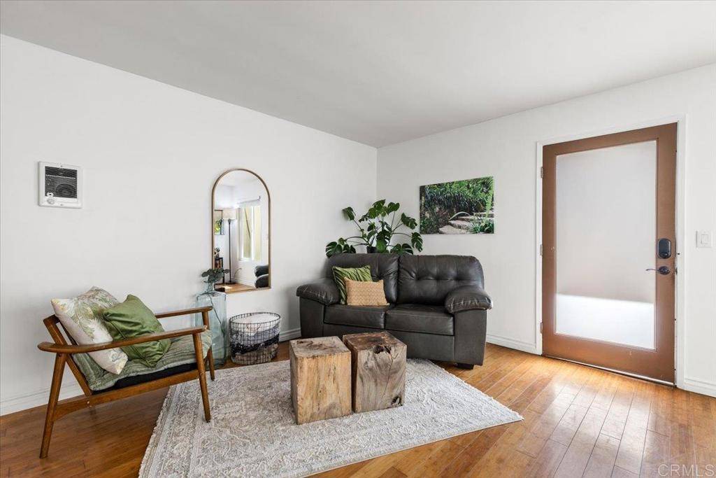San Diego, CA 92116,4522 Utah ST #4