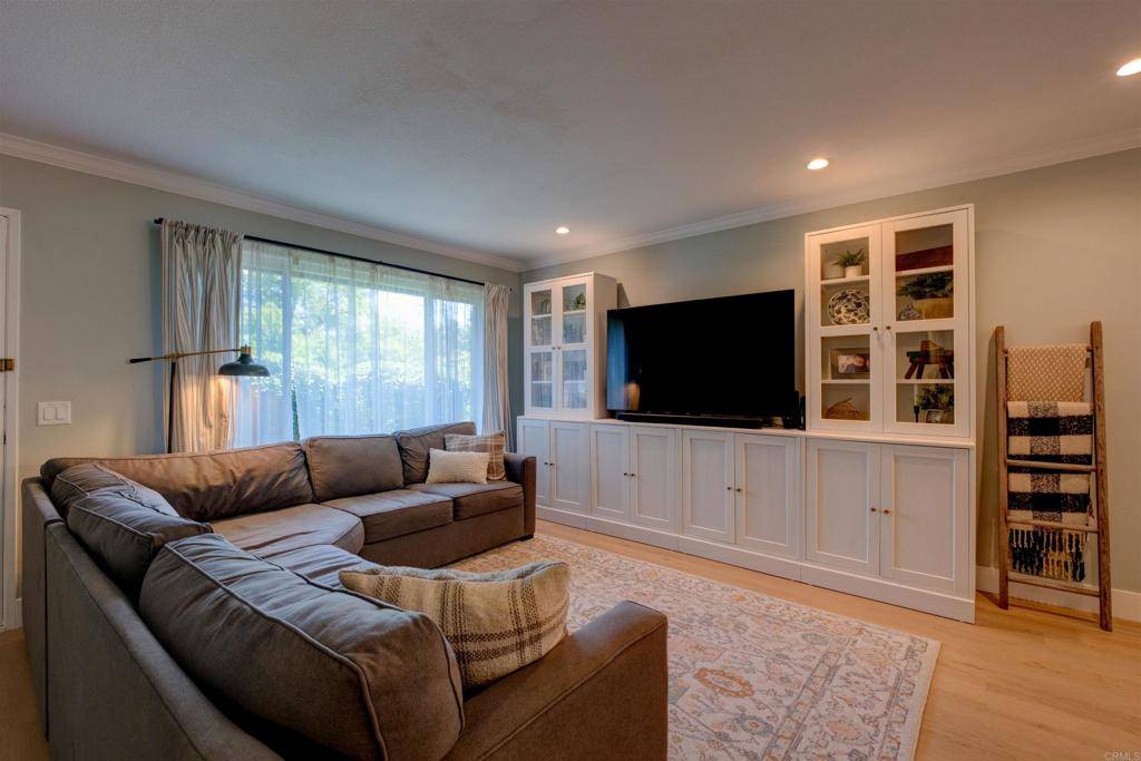 Santee, CA 92071,8942 Fletcher Valley Dr