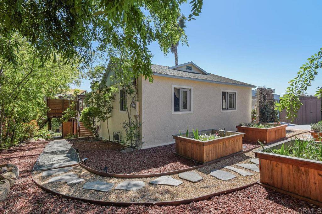 Spring Valley, CA 91977,9833 Estrella DR