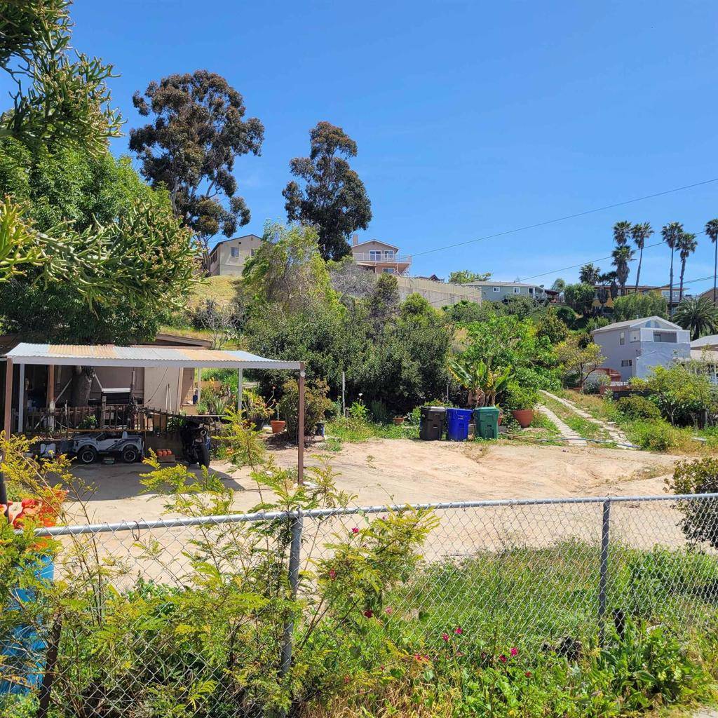 San Diego, CA 92114,855 Winston DR