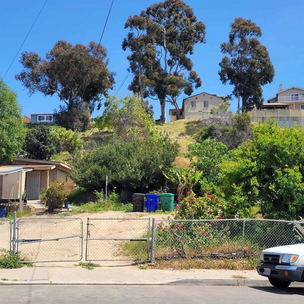 San Diego, CA 92114,855 Winston DR