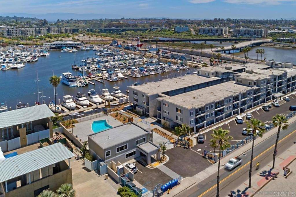 Oceanside, CA 92054,1202 N Pacific ST #201B
