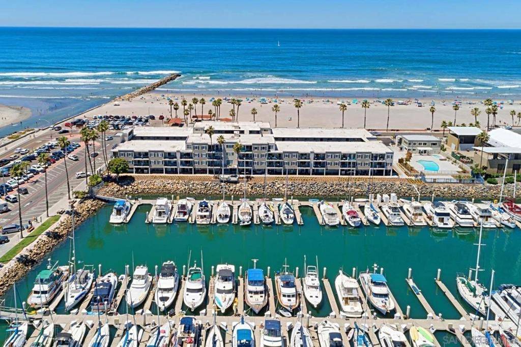 Oceanside, CA 92054,1202 N Pacific ST #201B