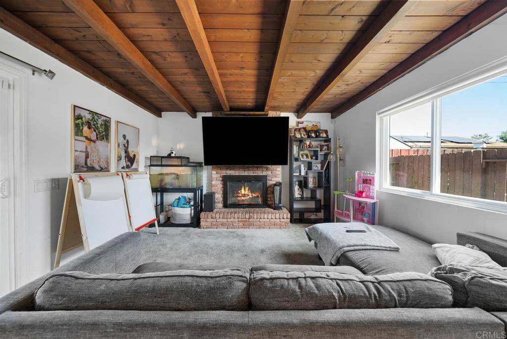 El Cajon, CA 92021,565 June WAY
