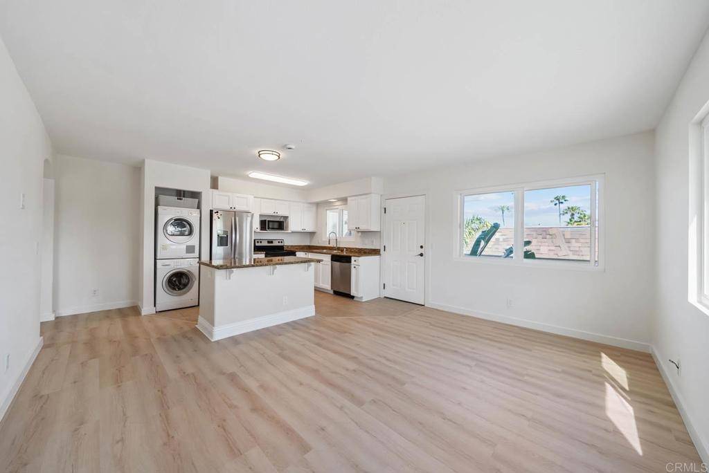 San Diego, CA 92107,4426 Temecula St #6