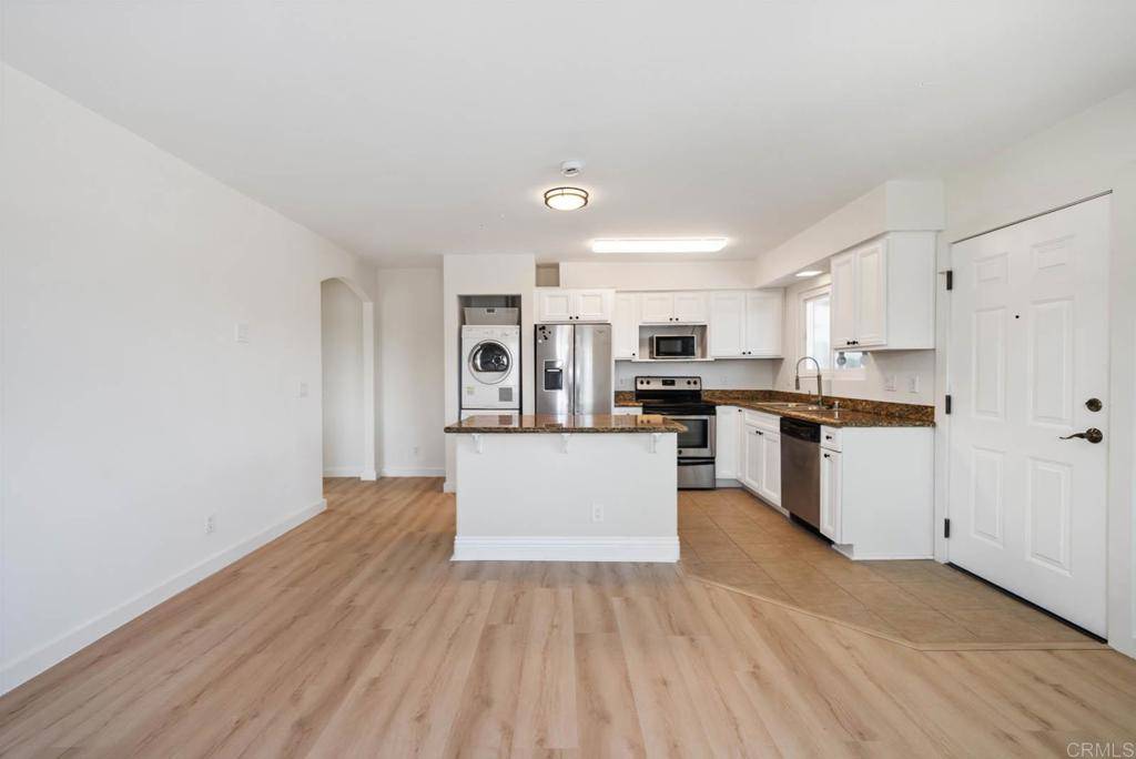 San Diego, CA 92107,4426 Temecula St #6