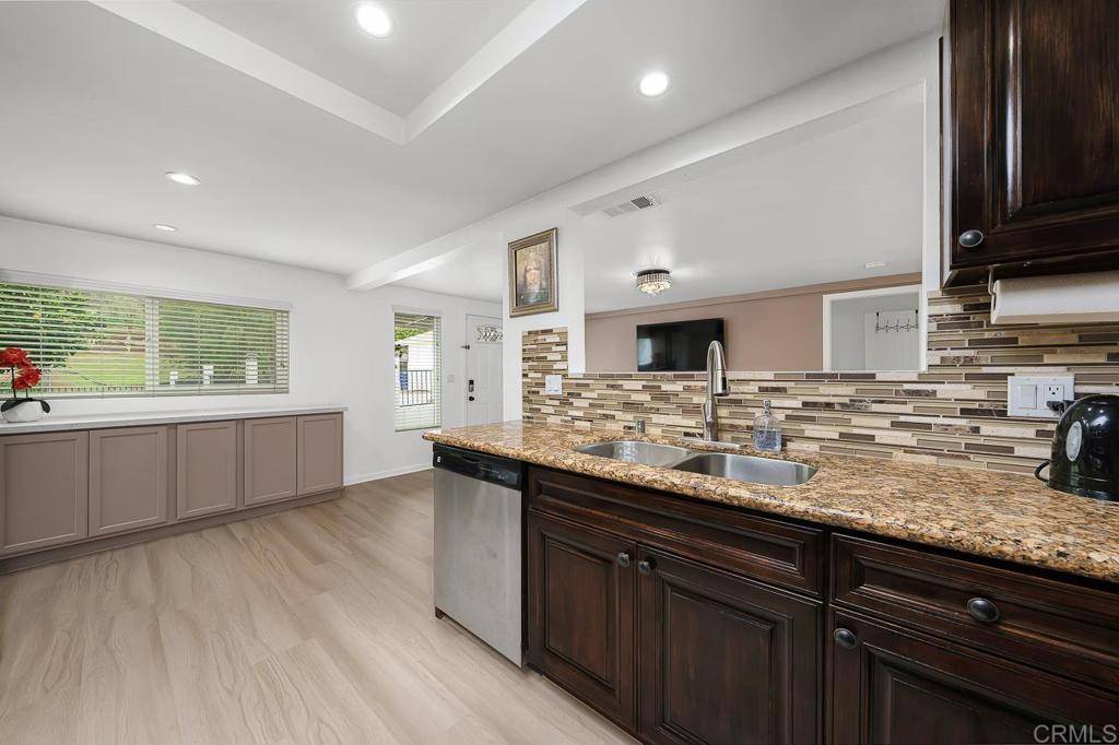 El Cajon, CA 92020,1661 Grove Road
