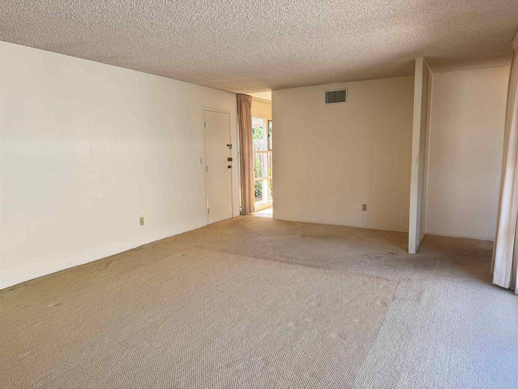 San Diego, CA 92123,2376 Ron WAY