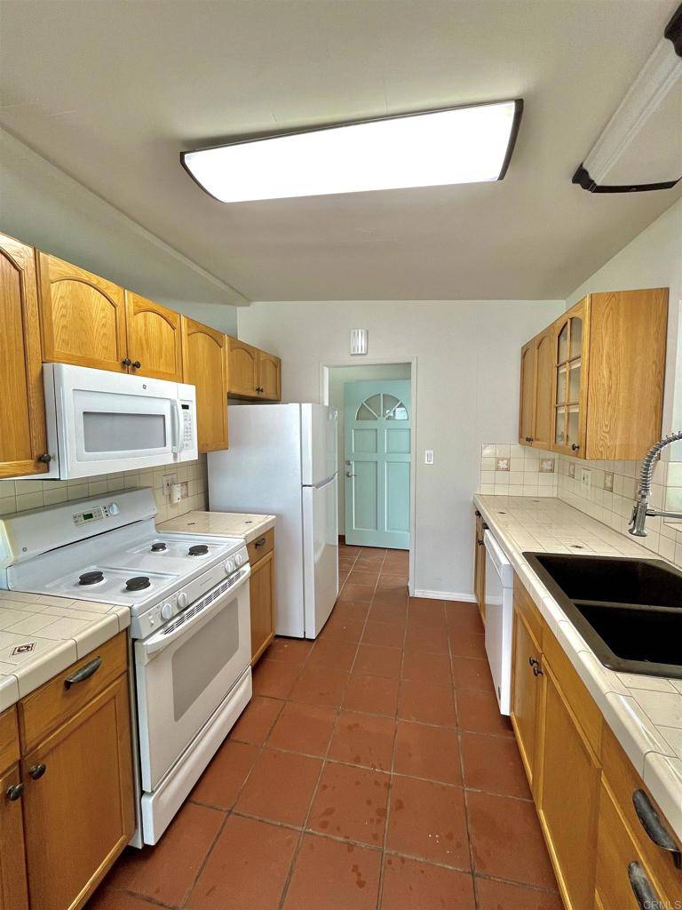 El Cajon, CA 92021,602 Farview ST