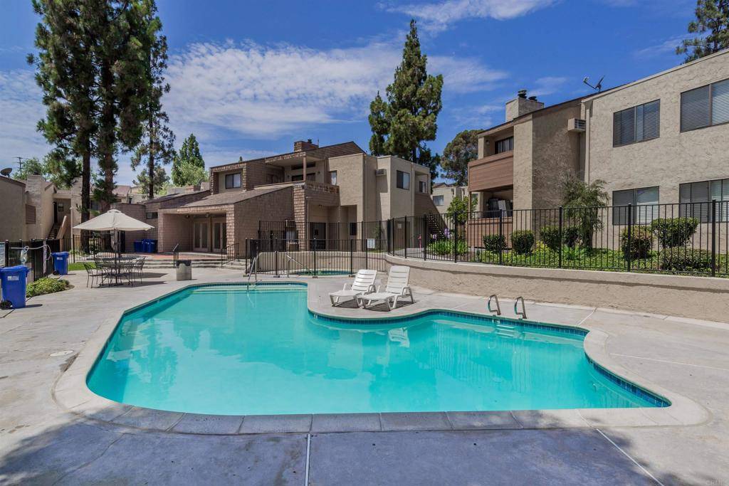Bonita, CA 91902,2920 Briarwood RD #C15