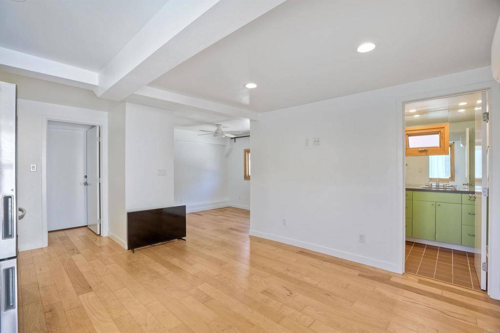 Coronado, CA 92118,939 Olive ST #2