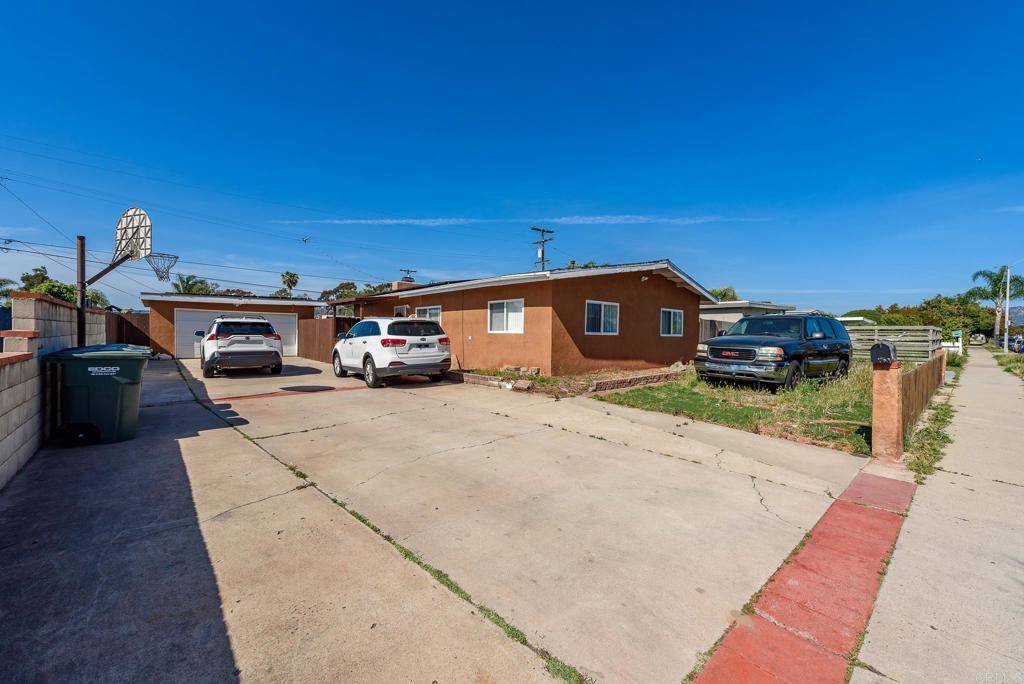 El Cajon, CA 92020,626 E Madison AVE