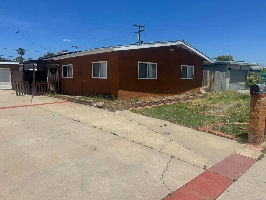 El Cajon, CA 92020,626 E Madison AVE
