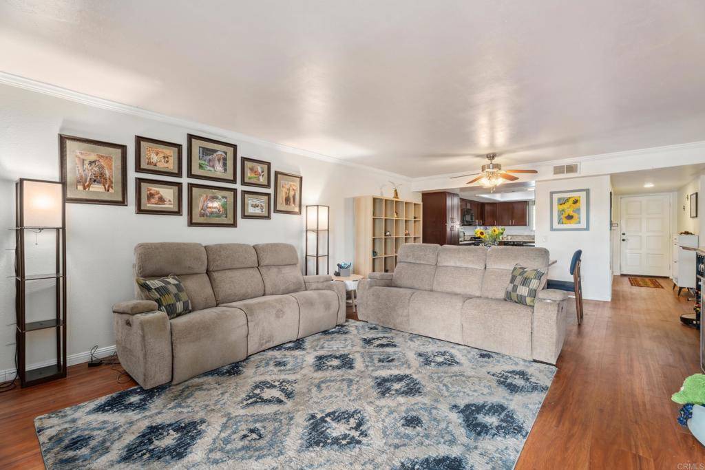 San Diego, CA 92119,6960 Hyde Park Dr #20