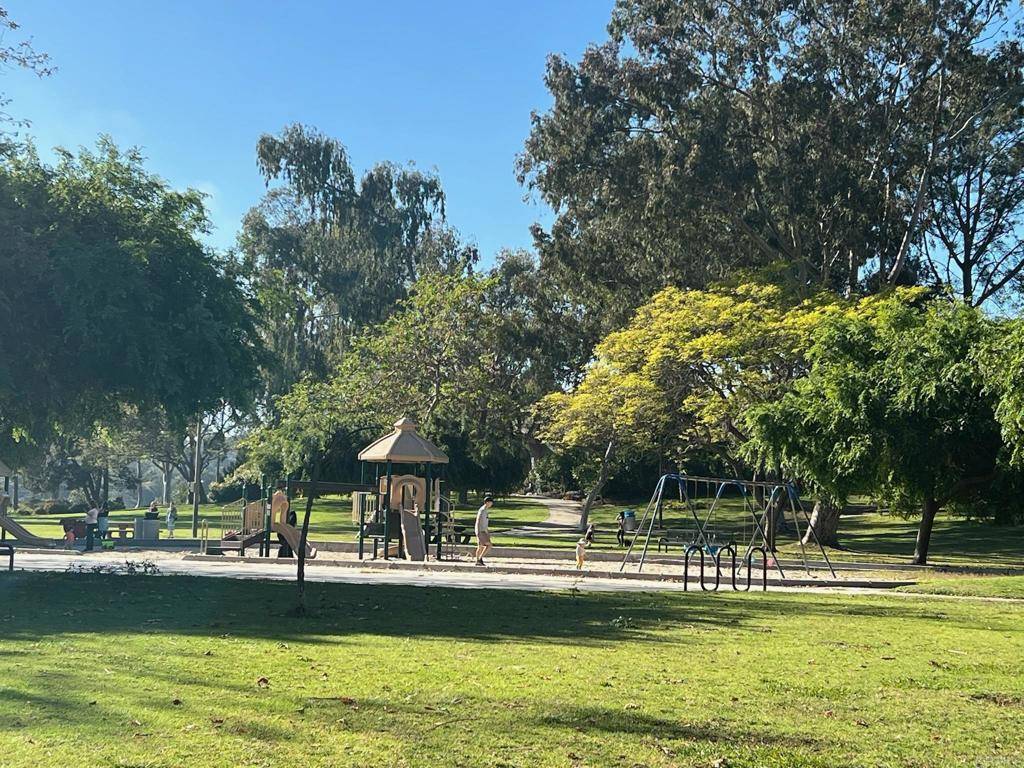 La Jolla, CA 92037,3252 Via Marin #9