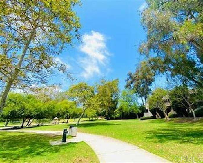 La Jolla, CA 92037,3252 Via Marin #9
