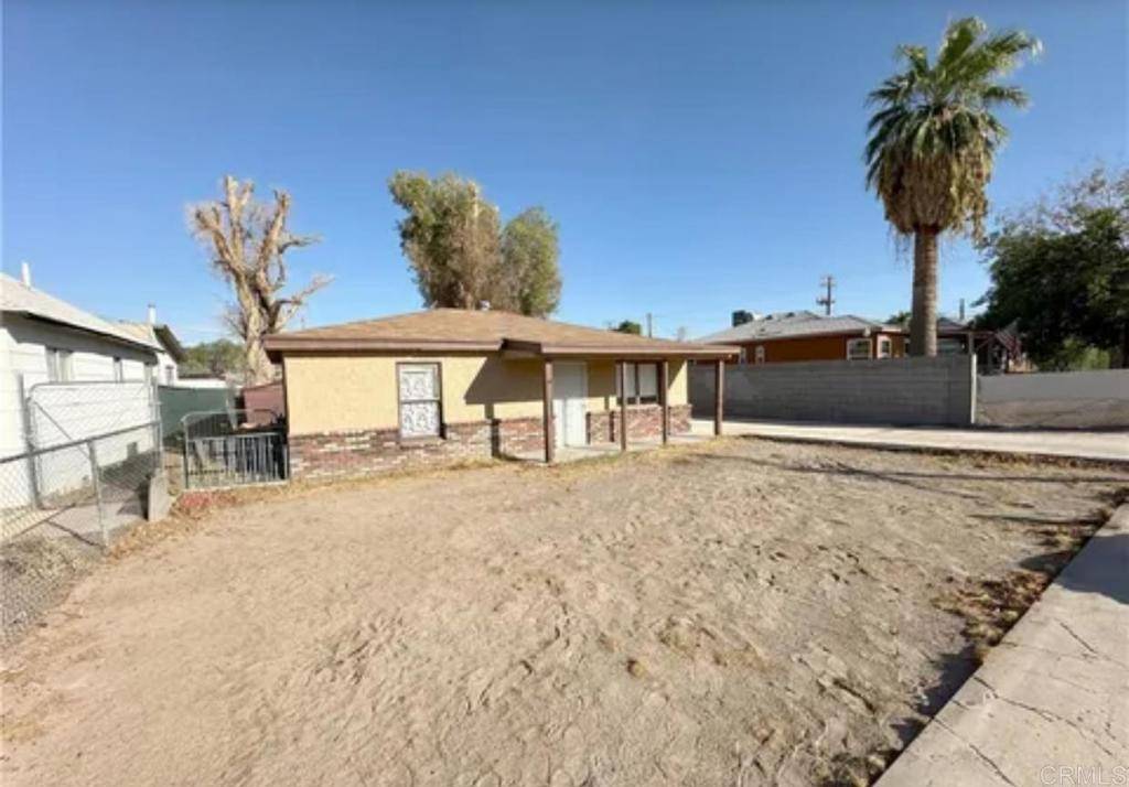 Needles, CA 92363,517 Palm Way