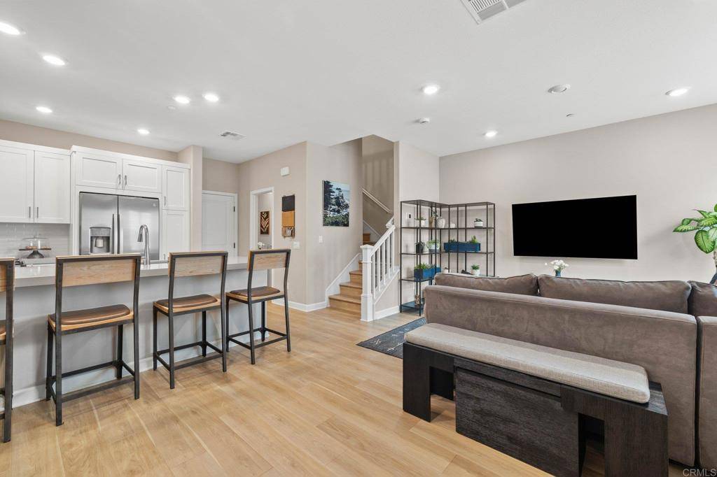 San Marcos, CA 92078,1211 Sunrise View #104