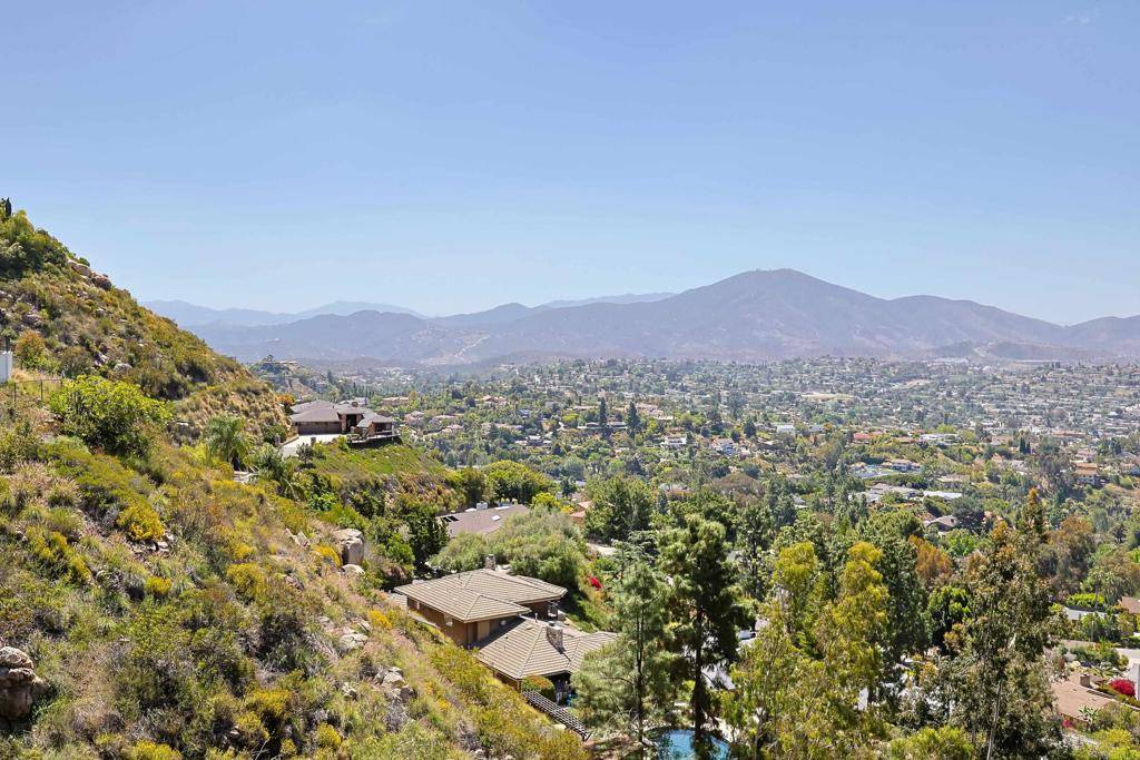 La Mesa, CA 91941,9769 Alto Dr