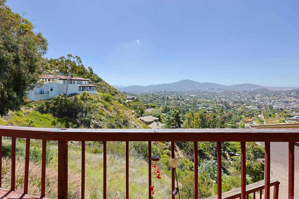 La Mesa, CA 91941,9769 Alto Dr