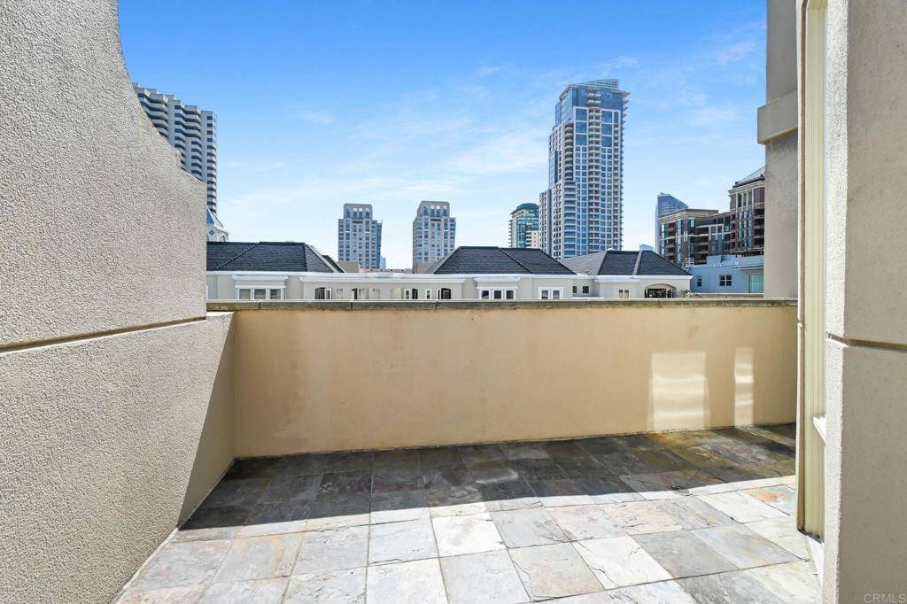 San Diego, CA 92101,650 Columbia ST #412