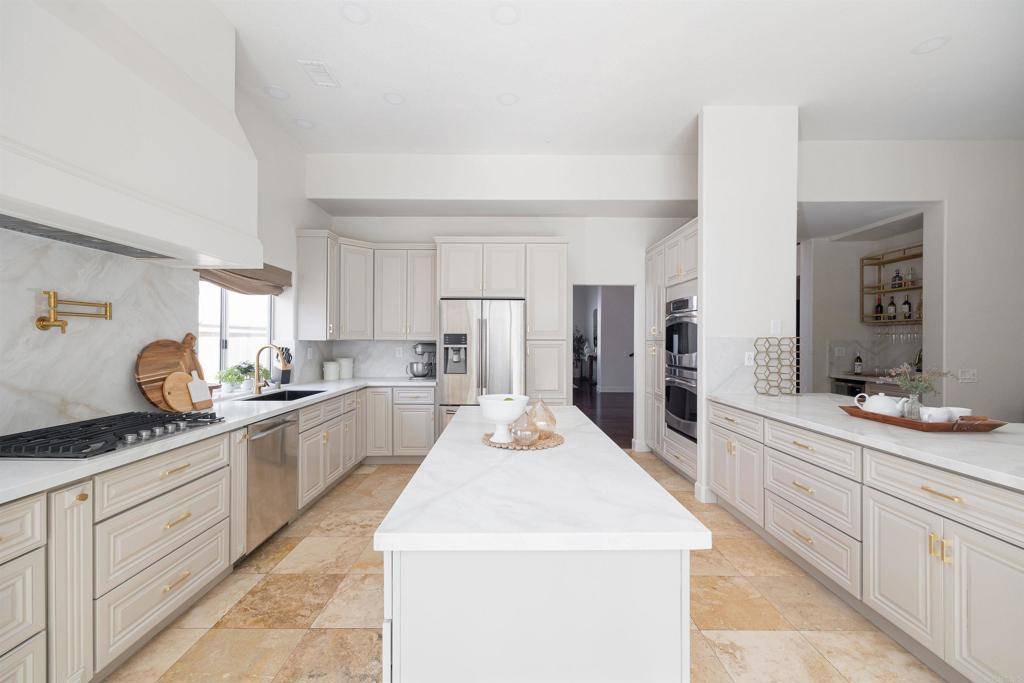 El Cajon, CA 92019,3044 Casmeg WAY
