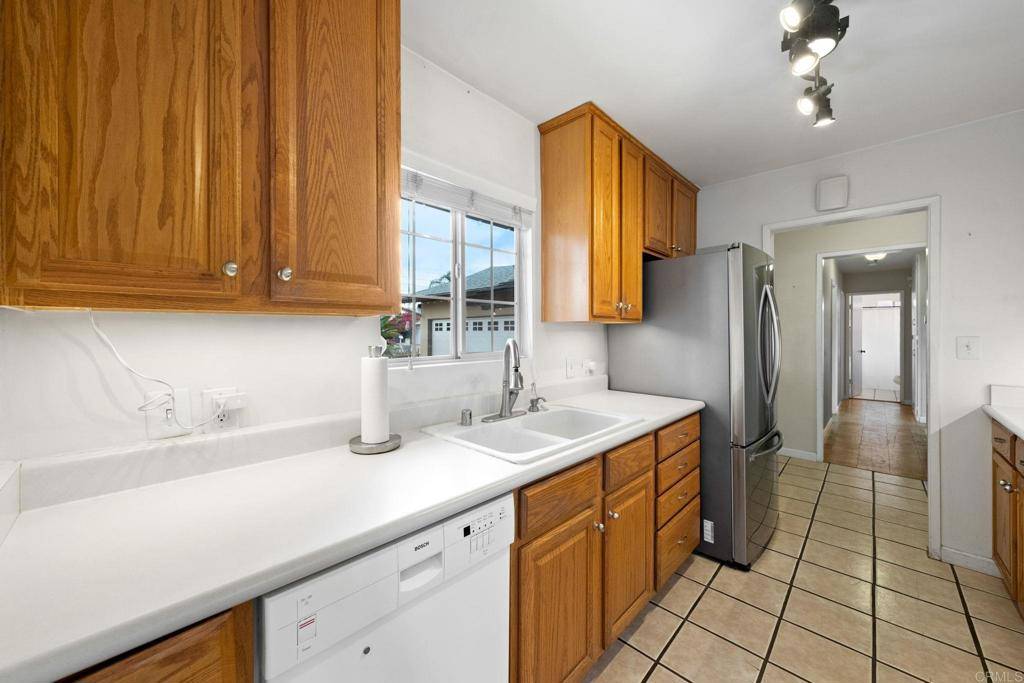 Escondido, CA 92026,965 N Beech ST
