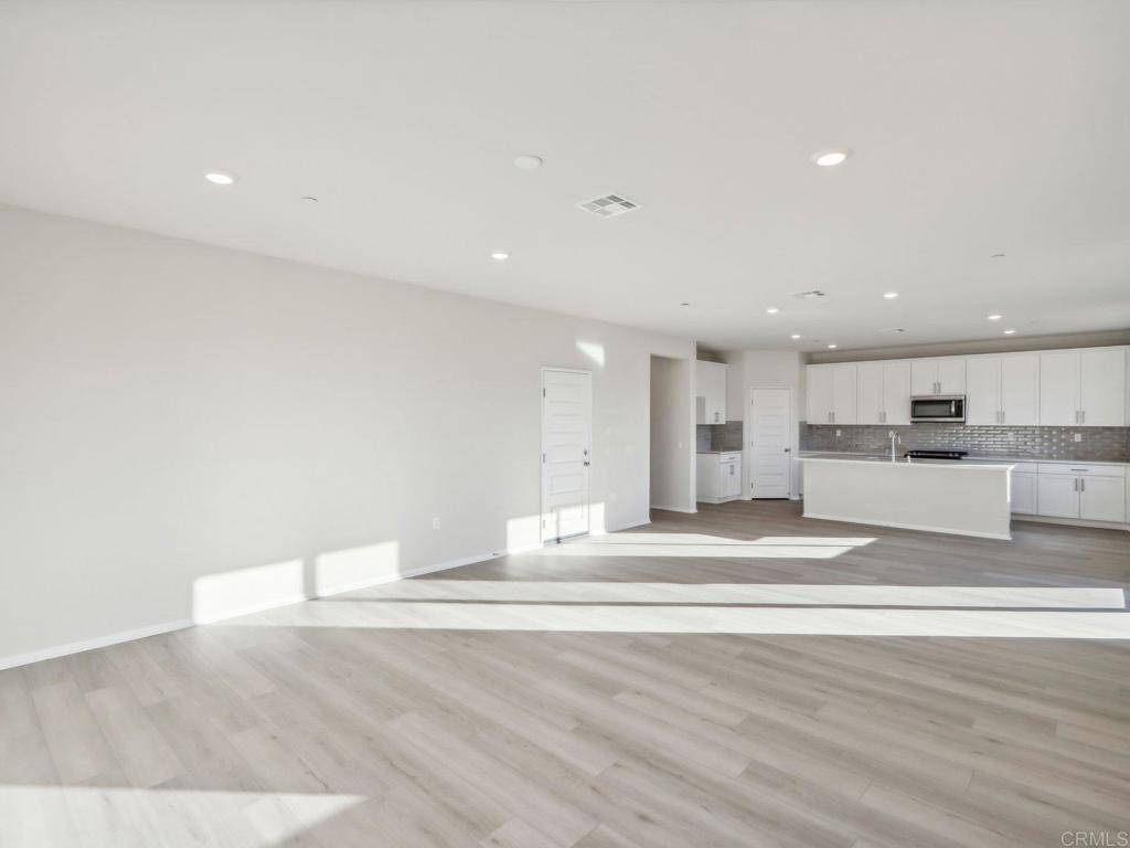Lake Elsinore, CA 92532,19417 Brush Creek Way