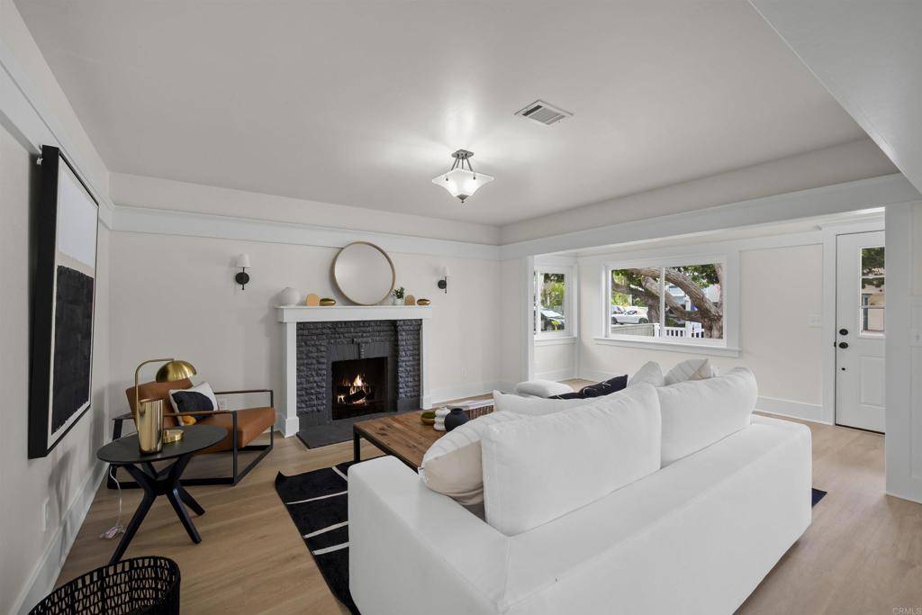 Coronado, CA 92118,311 B AVE